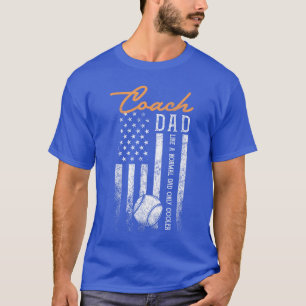 Baseball-Trainer-Vater wie ein normaler Vater, nur T-Shirt