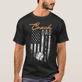 Baseball-Trainer-Vater wie ein normaler Vater, nur T-Shirt