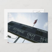 Baseballanzeiger mit amerikanischer Flagge Postkarte (Vorne/Hinten)