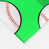 Baseballbälle - Nahtloses Muster auf grünem Feld Fleecedecke (Ecke)