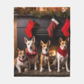 Basenji an der Weihnachtsfeier am Feuerplatz Fleecedecke (Vorderseite)