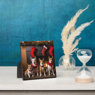 Basenji an der Weihnachtsfeier am Feuerplatz Fotoplatte