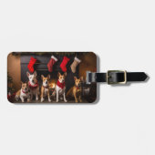Basenji an der Weihnachtsfeier am Feuerplatz Gepäckanhänger (Vorderseite horizontal)