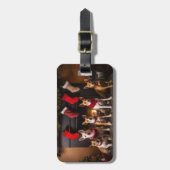 Basenji an der Weihnachtsfeier am Feuerplatz Gepäckanhänger (Vorderseite vertikal)