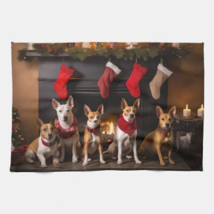 Basenji an der Weihnachtsfeier am Feuerplatz Geschirrtuch