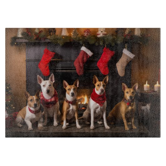 Basenji an der Weihnachtsfeier am Feuerplatz Schneidebrett (Vorderseite)