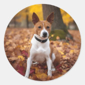 Basenji im Herbst Leaves Fall Inspiriert Runder Aufkleber (Vorderseite)