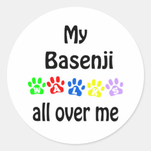 Basenji Walks Design Runder Aufkleber