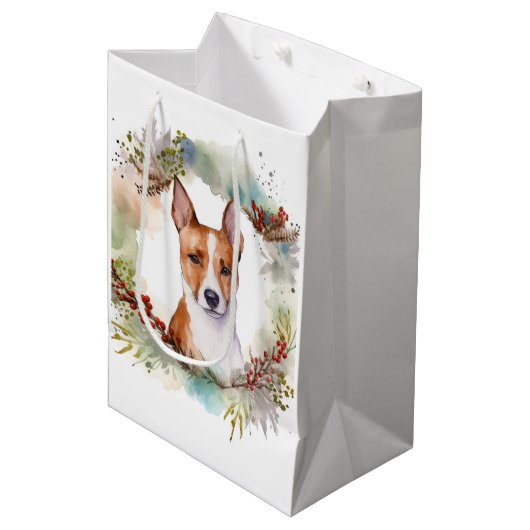 Basenji Weihnachtskraut Festliche Jungfrau Mittlere Geschenktüte (Vorderseite Schrägansicht)