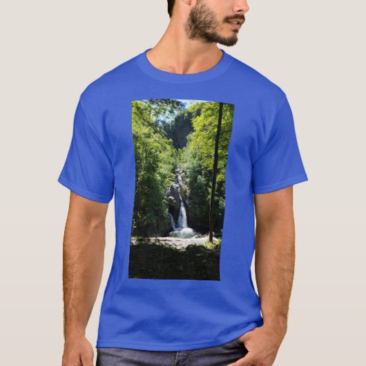 Bash Bish Falls überdeckt T-Shirt (Vorderseite)