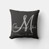Basic Black Fabulous Wedding Monogram Grosser Wert Kissen (Vorderseite)