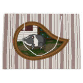 Basil the Pig Gift Bag Große Geschenktüte (Vorderseite)
