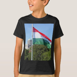 Basilika Esztergom und ungarische Flagge T-Shirt