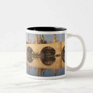 Basilika Unserer Lieben Frau auf dem Pfeiler Zweifarbige Tasse