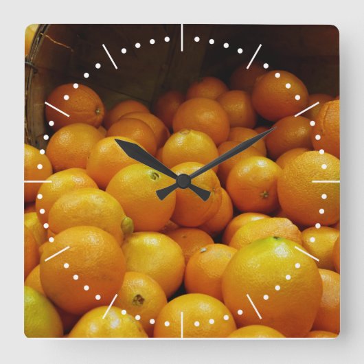 Basket Full Of Oranges Square Wall Clock Quadratische Wanduhr (Vorderseite)