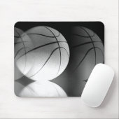 Basketball-Ball mit schwarzem und weißem Roller Mousepad (Mit Mouse)
