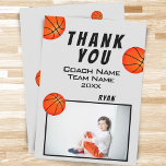 Basketball Balls Foto Danke Coach Card<br><div class="desc">Basketball Balls Foto Vielen Dank Coach Card. Basketball danke Ihnen Coach-Karte mit Foto,  vielen Dank Text,  Coach-Name,  Mannschaftsname,  Jahr,  Spielername und Basketballbälle. Personalisieren Sie die Karte mit Namen und Text.</div>