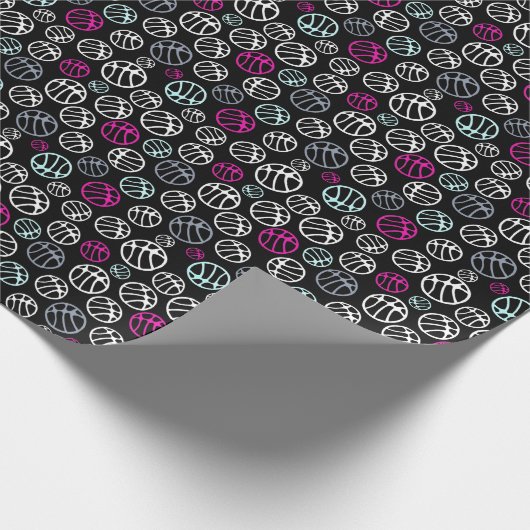 Basketball Balls Sport Schwarz-Weiß-Rosa Geschenkpapier (Ecke)