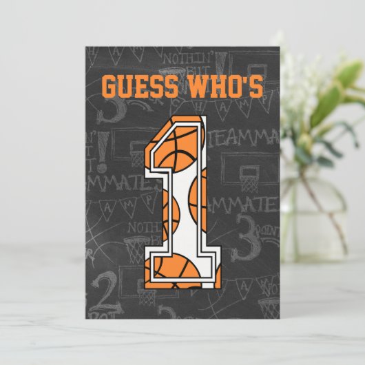 Basketball-Chalkboard 1. Geburtstag Party Einladung (Stehend Vorderseite)