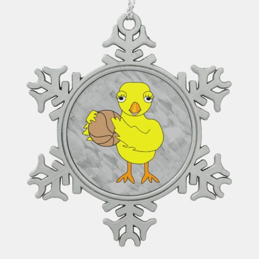 Basketball Chick Schneeflocken Zinn-Ornament (Vorderseite)