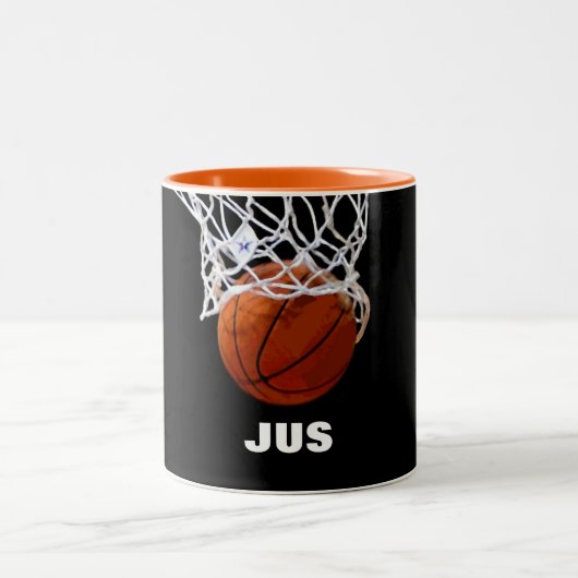 Basketball - Ihr Name ist individuell Zweifarbige Tasse (Mittel)