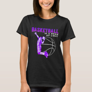 Basketball im Lichtstrahl T-Shirt