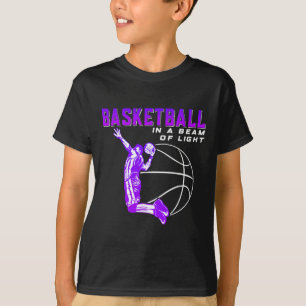 Basketball im Lichtstrahl T-Shirt