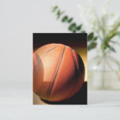 Basketball im Schatten Verschließen vertikaler Pos Postkarte (Stehend Vorderseite)