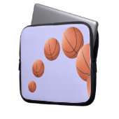 Basketball in der Luft Laptopschutzhülle (Vorderseite Links)
