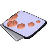 Basketball in der Luft Laptopschutzhülle (Vorne Knopf)