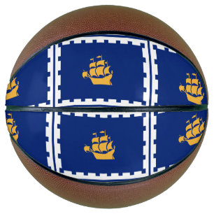 Basketball in Originalgröße mit der Flagge von Qué