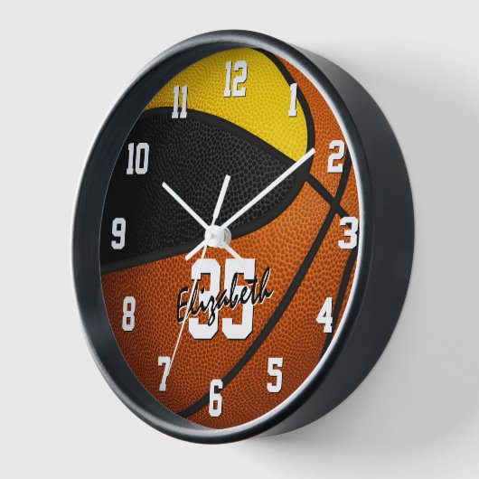 Basketball in schwarzem Gold personalisiert Uhr (Winkel)