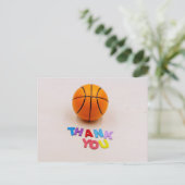 Basketball mit Dankeschön Wort Holz Hintergrund Postkarte (Stehend Vorderseite)