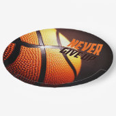Basketball-Motivation - geben Sie niemals von Gesc Pappteller (Schrägansicht)