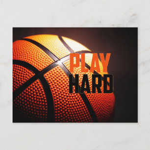 Basketball-Motivation: Spielen Sie hart durch Händ Postkarte