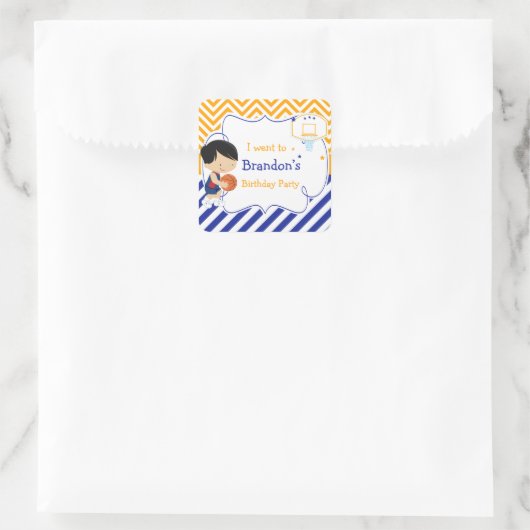 Basketball Niedlich Black Hair Boy 'I go to' Quadratischer Aufkleber (Tasche)