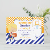 Basketball Niedlich Blonde Boy Geburtstagsparty Einladung (Stehend Vorderseite)