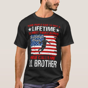 Basketball Player Mine nennt mich LIL BROTHER T-Shirt