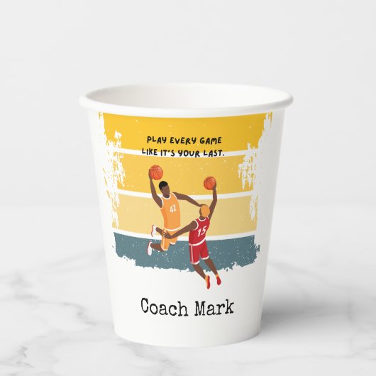 Basketball Player spielt Ball Pappbecher (Vorderseite)