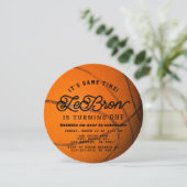 Basketball Shape Photo Boy's 1st Birthday Circle Einladung (Stehend Vorderseite)