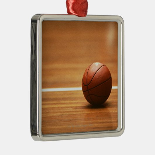 Basketball Silbernes Ornament (Rechts)