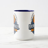 Basketball Spieler ADD NAME Varsity School Team Zweifarbige Tasse (Mittel)