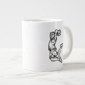 Basketball-Spieler macht Slam Dunk Dunkles Design Jumbo-Tasse (Vorderseite Rechts)