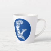 Basketball-Spieler macht Slam Dunk Light Design Milchtasse (Rechts)