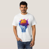 Basketball Splash Art - Vibrierendes Sportdesign T-Shirt (Vorne ganz)