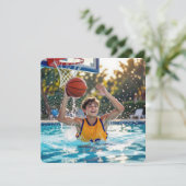 Basketball Swimming Pool Birthday Party Einladung (Stehend Vorderseite)