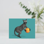 Basketballer Raccoon Postkarte (Stehend Vorderseite)
