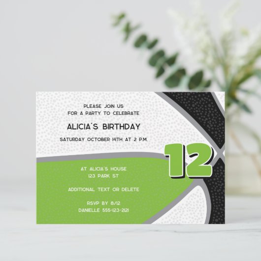 Basketballmädchen in hellgrüner Schwarz - Party Einladung (Stehend Vorderseite)
