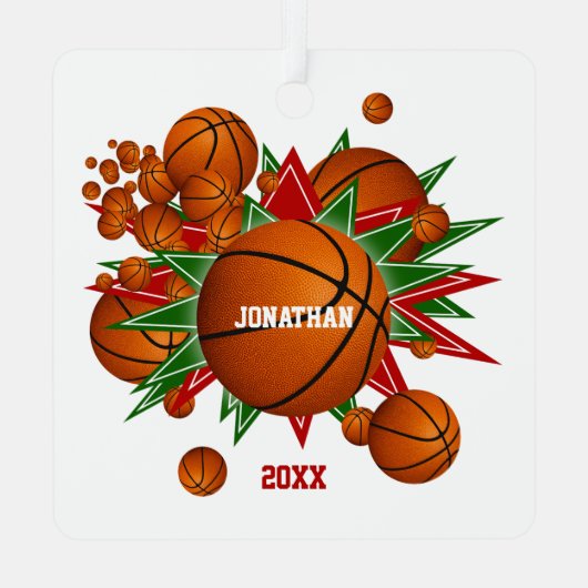 Basketballs grüne rote Sterne Jungs Mädchen halten Ornament Aus Metall (Rückseite)