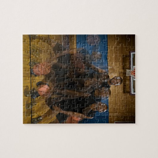Basketballspieler, der auf dem Platz treibt Puzzle (Horizontal)